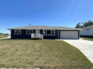 606 30th Ave, Monroe, WI 53566
