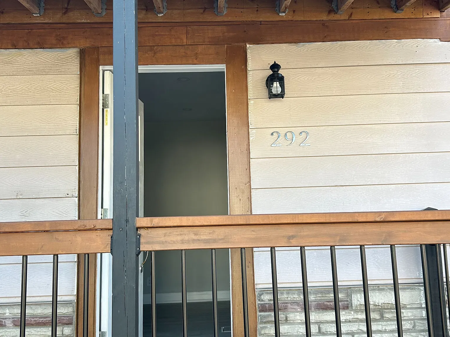3 bed, $3,000 — Photo 2