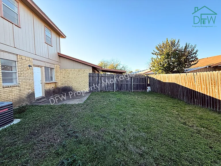 1021 Pleasant Valley Ln — Photo 18