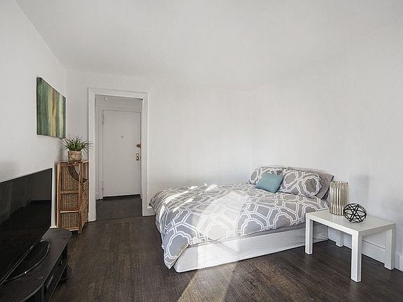 4th image of 321 E 54th St APT 10E