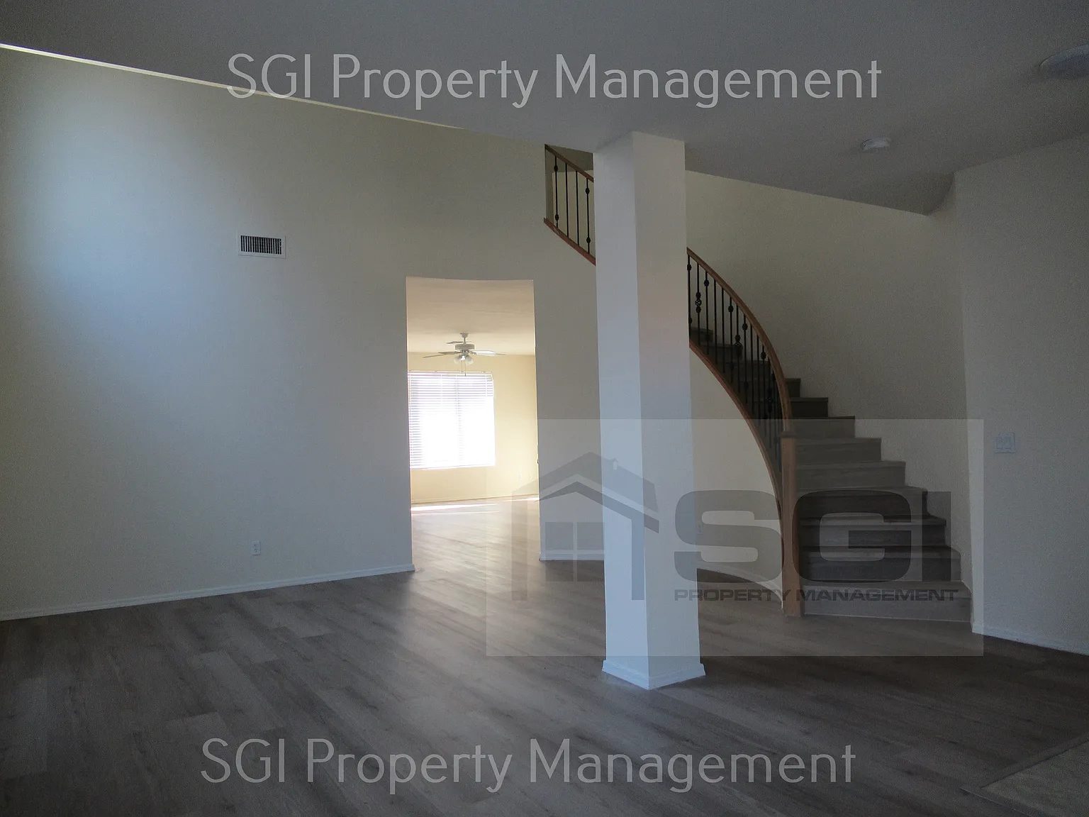 Vinyl Wood Flooring Throughout! — Photo 2