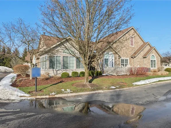 250 Sandover Dr, Aurora, OH 44202