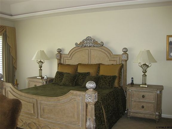 5th image of 909 Saint Pierre Cir