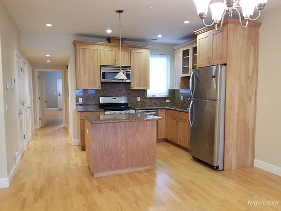 3rd image of 349 25th Ave Unit A
