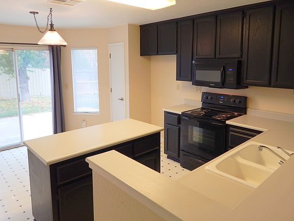 4th image of 8667 Delahye Cir
