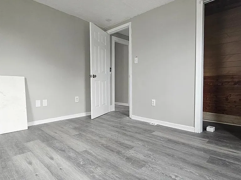 5 E McNeal St — Photo 2