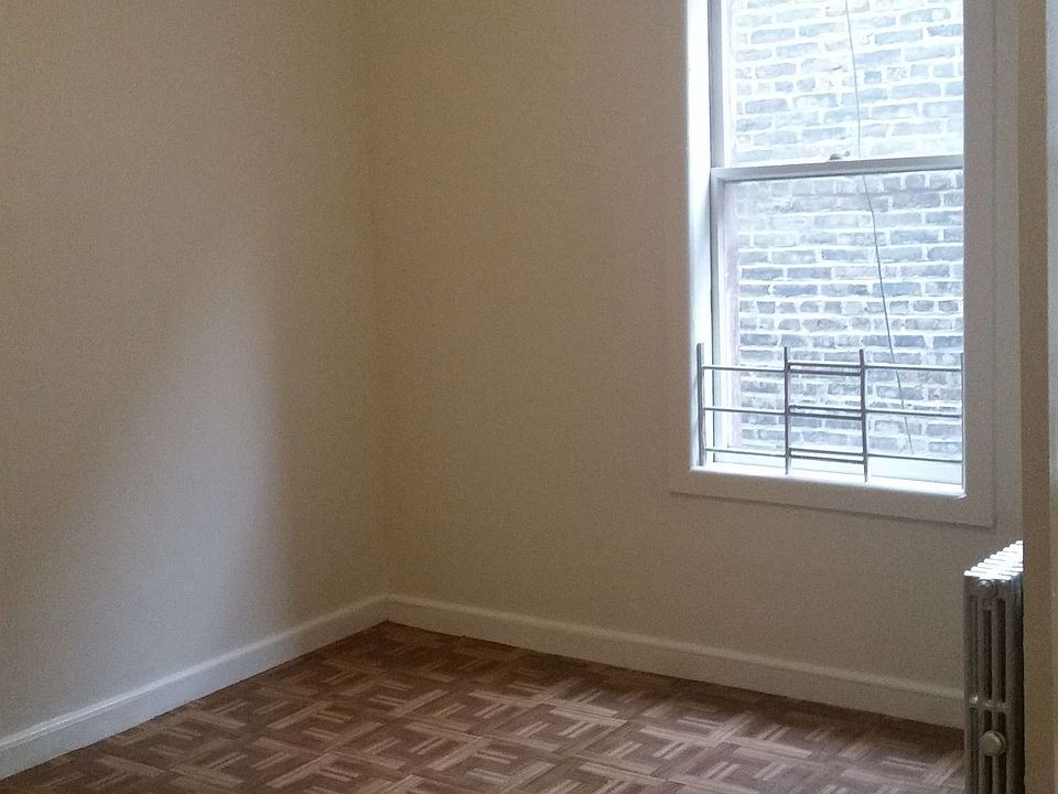 2nd image of 558 Willoughby Ave #2