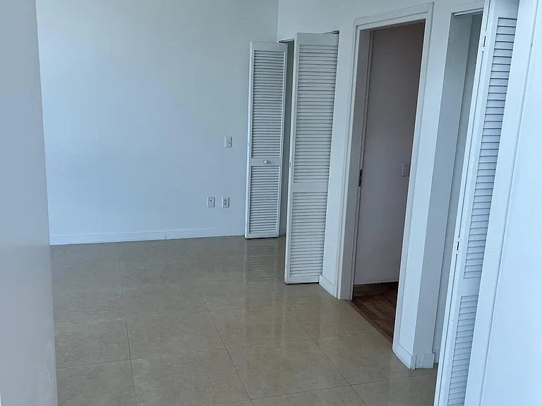 300 S Biscayne Blvd #4003 — Photo 32
