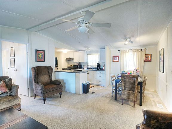 3rd image of 106A Shoreline Ct