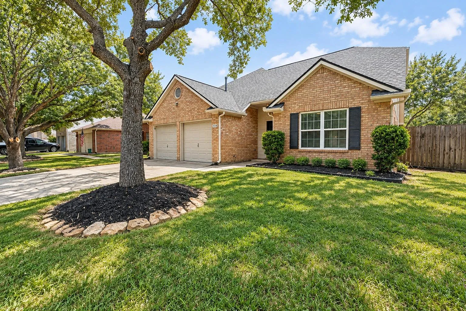 4 bed, 2.5 bath, 2296 sqft, $2,850 — Photo 1