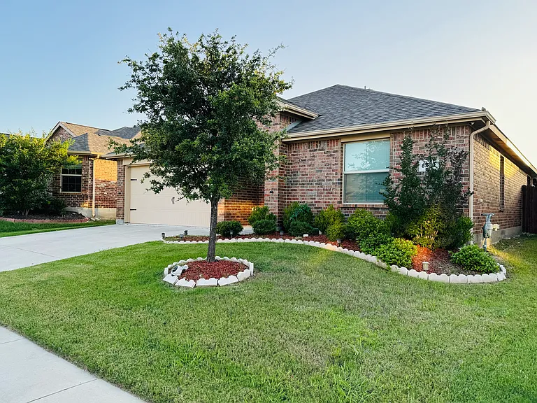 8433 Comanche Springs Dr — Photo 2