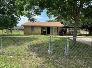 1112 E San Marcos St, Pearsall, TX 78061