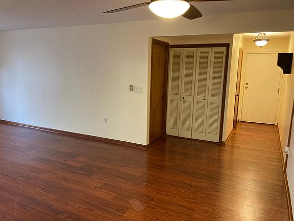 2nd image of 1310 Twin Circle Dr Unit 1310