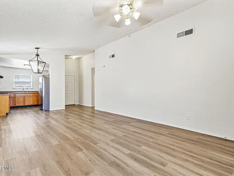 7261 Sachet Cliff Dr — Photo 6