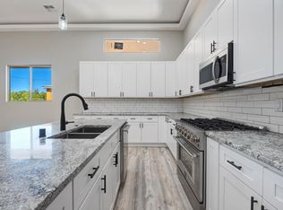 337 Camino Seis SW, Albuquerque, NM 87105