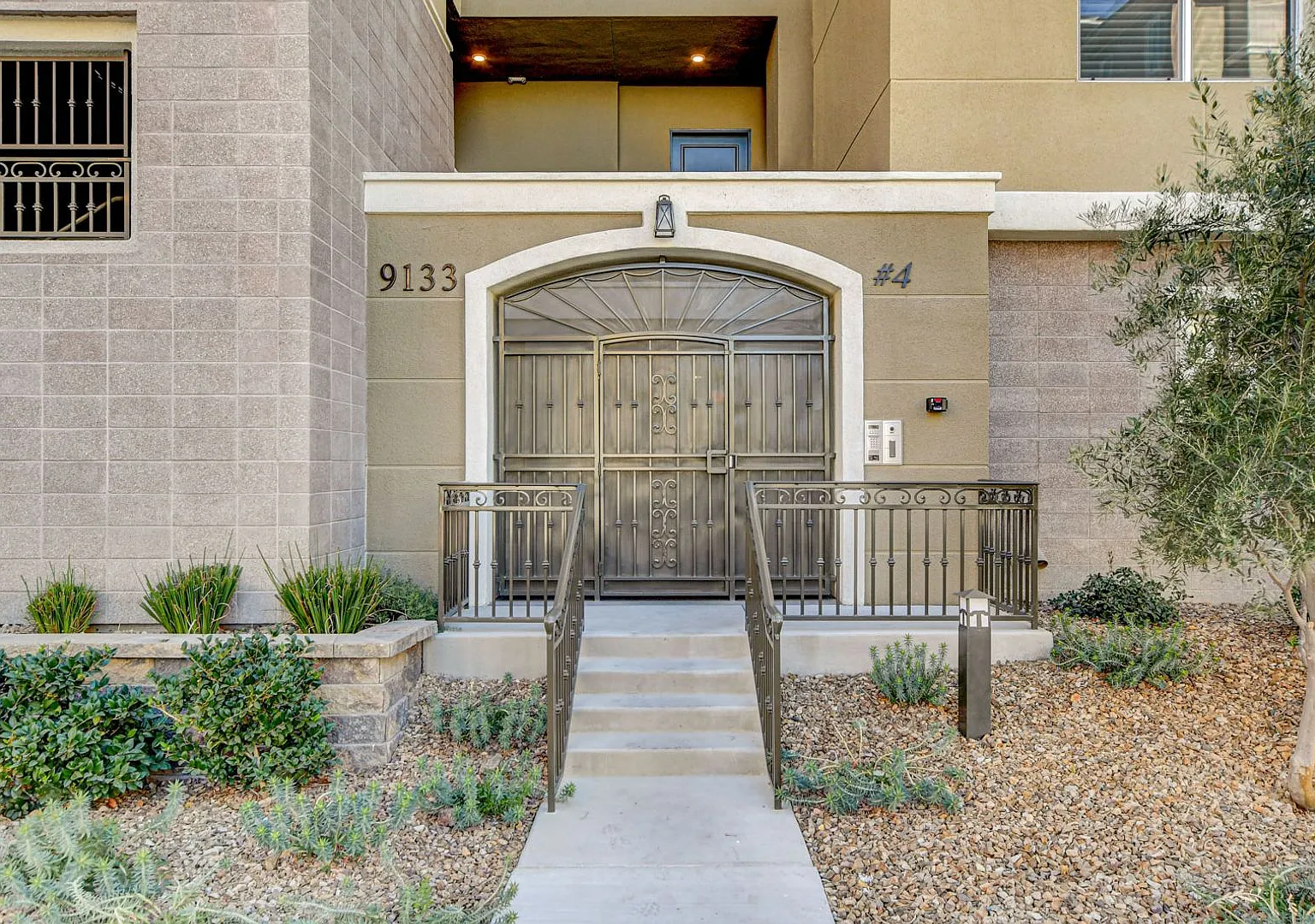Mira Villa Condo — Photo 3