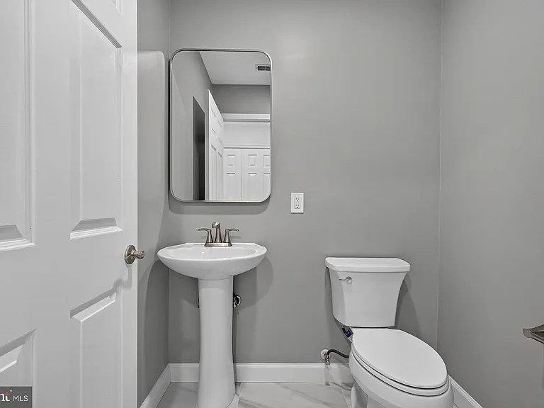 100 Harborview Dr #411 — Photo 21