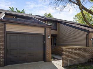 593 Dade Ln #272, Richmond Heights, OH 44143