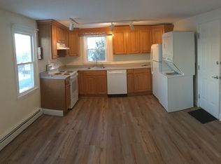 19 Pearl St #3A, Belfast, ME 04915