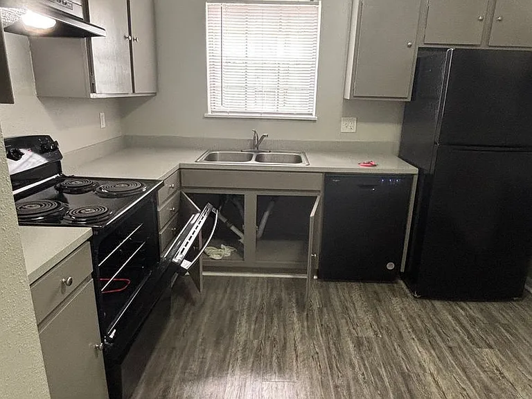 Blakely Place Apartments — Photo 33