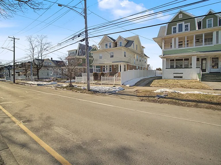 1872 North Ave #3 — Photo 6