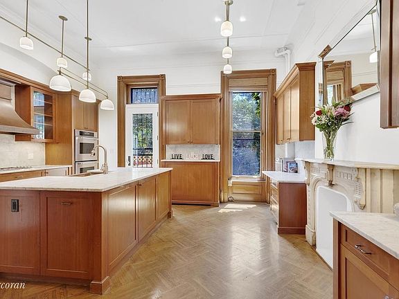 5th image of 180 Saint Marks Ave #2