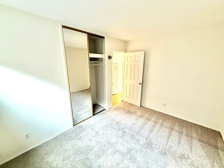 3923 Centre St #H — Photo 5