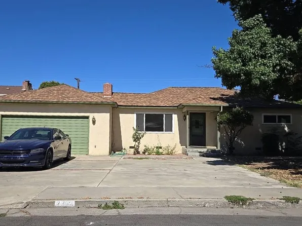 2327 S Garden St, Visalia, CA 93277