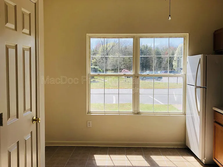 11009 Bevin Dr — Photo 4