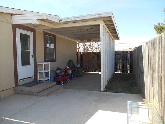 4th image of 913 Holly Dr