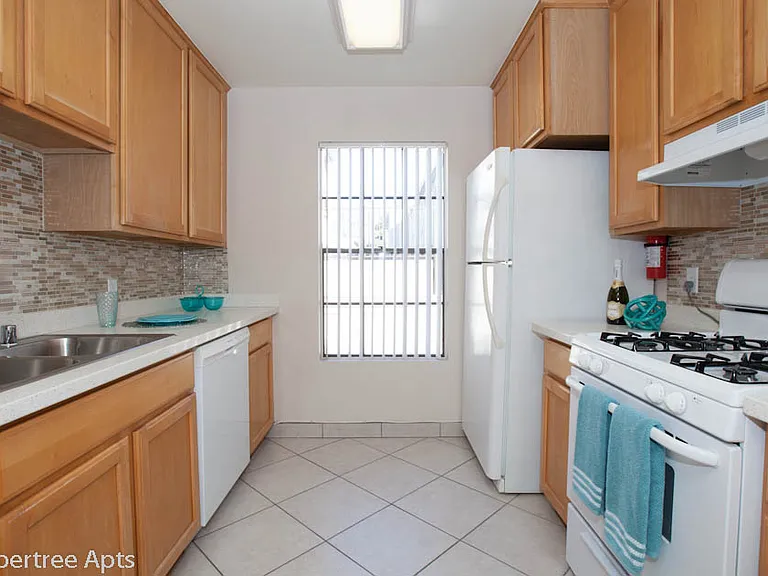 Peppertree Apartments — Photo 11
