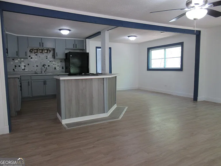 229 Fox Mountain Rd — Photo 4