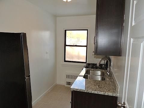 2nd image of 7510 Kissena Blvd
