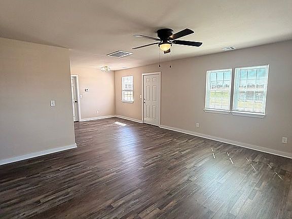 2nd image of 102 W Ruth