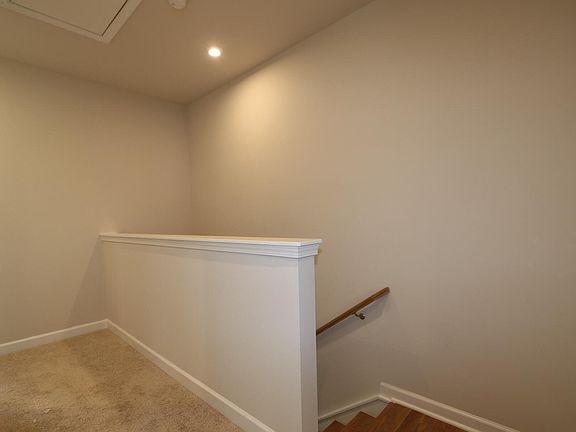 5th image of 703 Callan View Ave