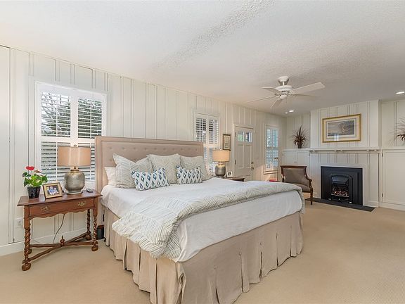 5th image of 105 Sunset Dr