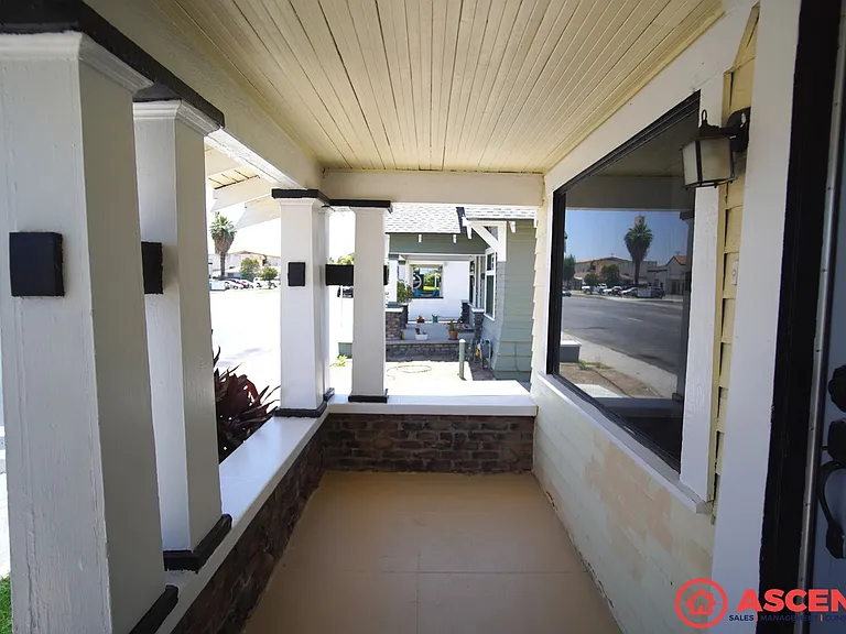 1119 H St — Photo 2