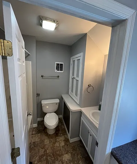 827 Lincoln St #2 — Photo 5
