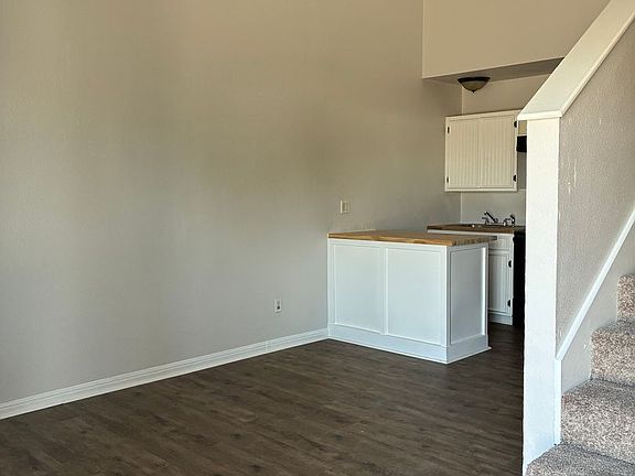5th image of 105 N Lacy Dr #A