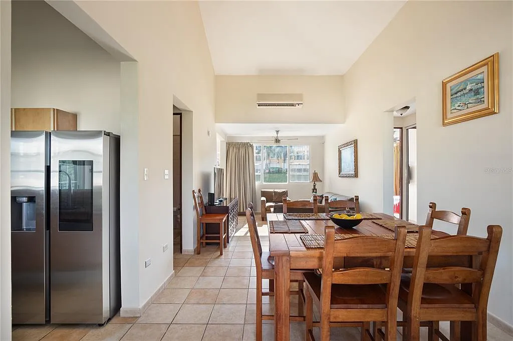 3 bed, 3.0 bath, 1800 sqft, $2,800 — Photo 4
