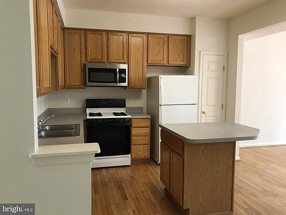 2nd image of 11733 Batley Pl