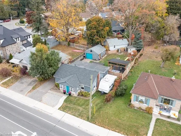 215 Dundas St N, Cambridge, ON N1R 5P5