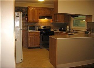 5th image of 616 Charles St