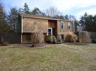 6 Birchwood Ln, Coventry, RI 02816