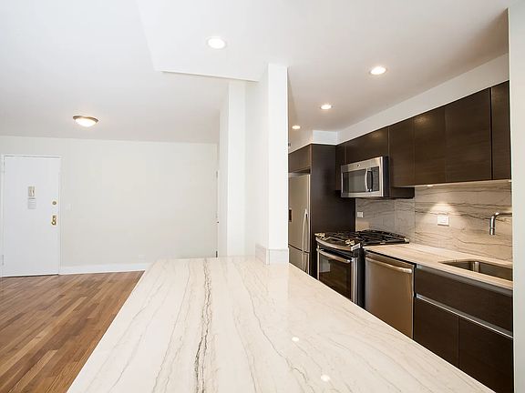 4th image of 141 E 33rd St #3K
