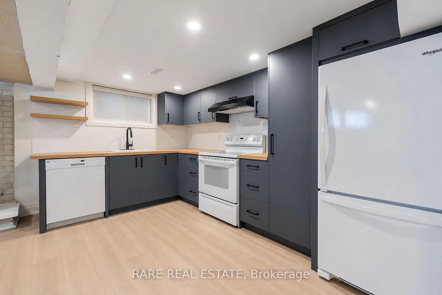 2 bed, $1,900 — Photo 3