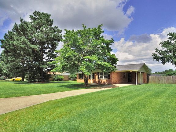 2nd image of 2657 Hilldale Dr