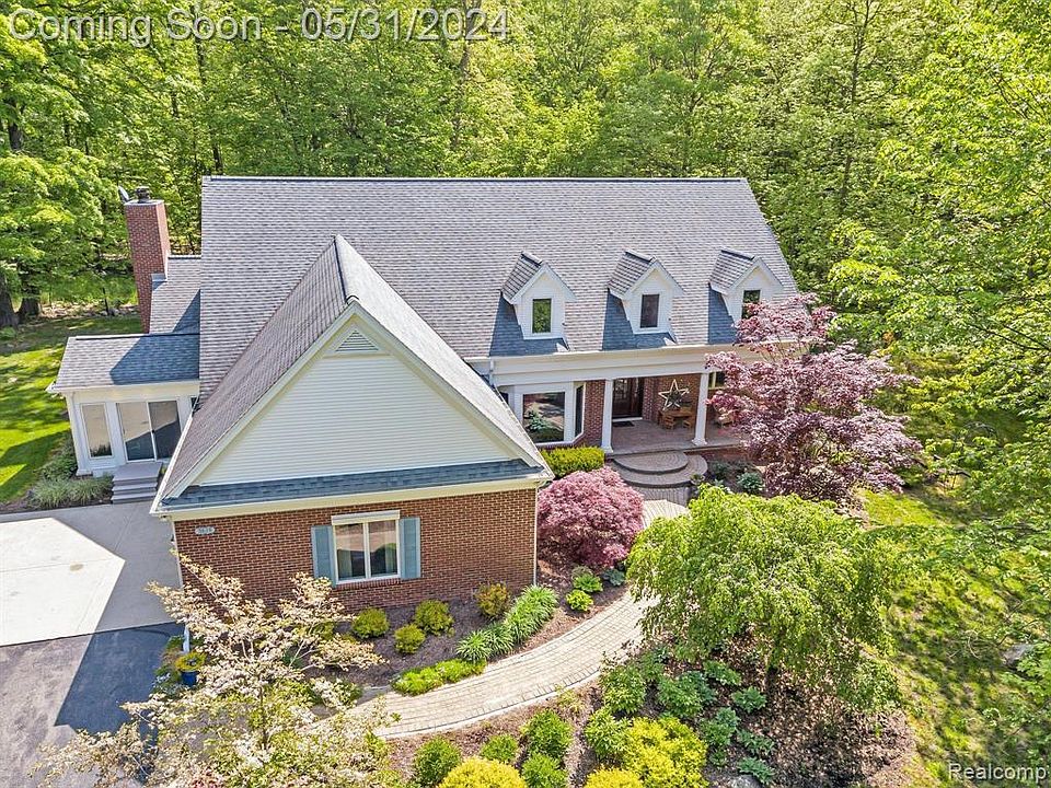 3678 May Apple Ct, Leonard, MI 48367 MLS 20240036779 Zillow