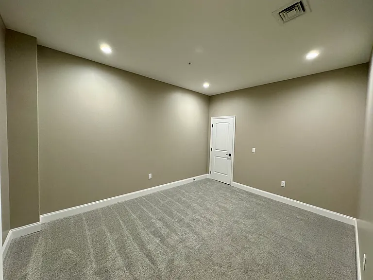 116 S Main St #212 — Photo 7