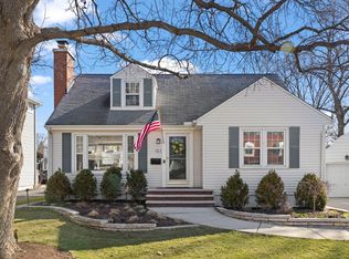 151 East Rd, Glen Ellyn, IL